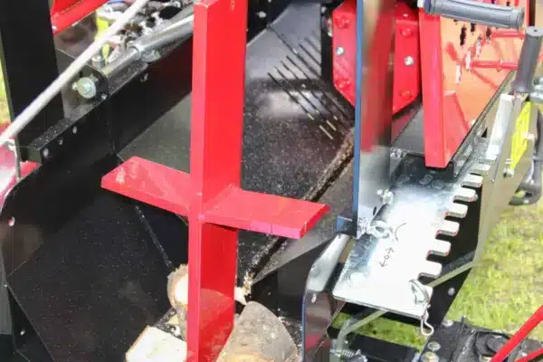 Red Runner Deluxe Firewood Processor - Vallee Forestry Equipment
