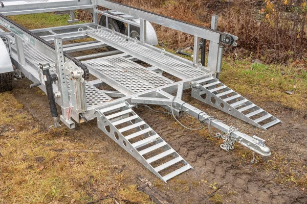 TITAN ROAD TRAILER Hydraulic Infeed Log Table - Image 3