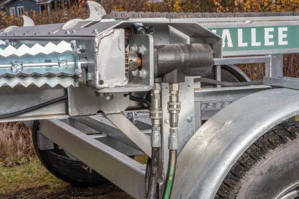 TITAN ROAD TRAILER Hydraulic Infeed Log Table - Image 7